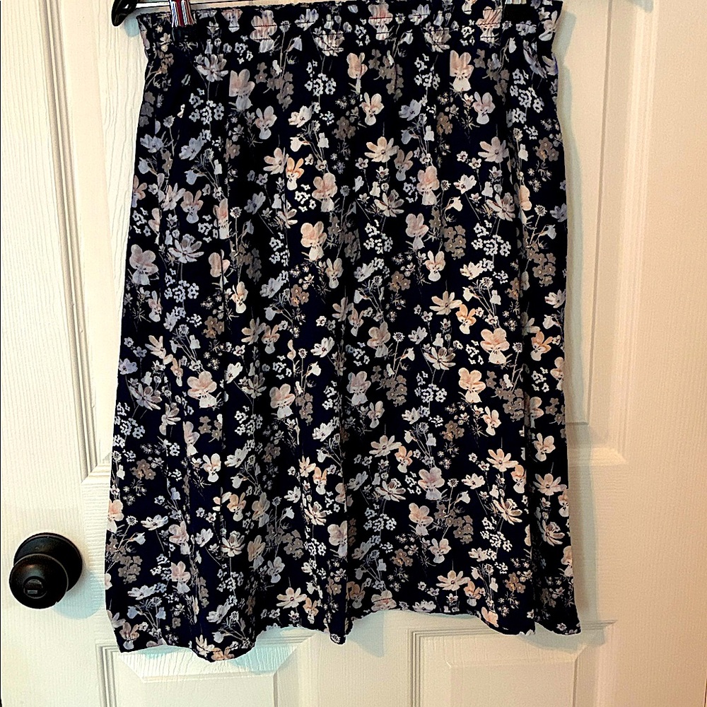 DE Collection skirt